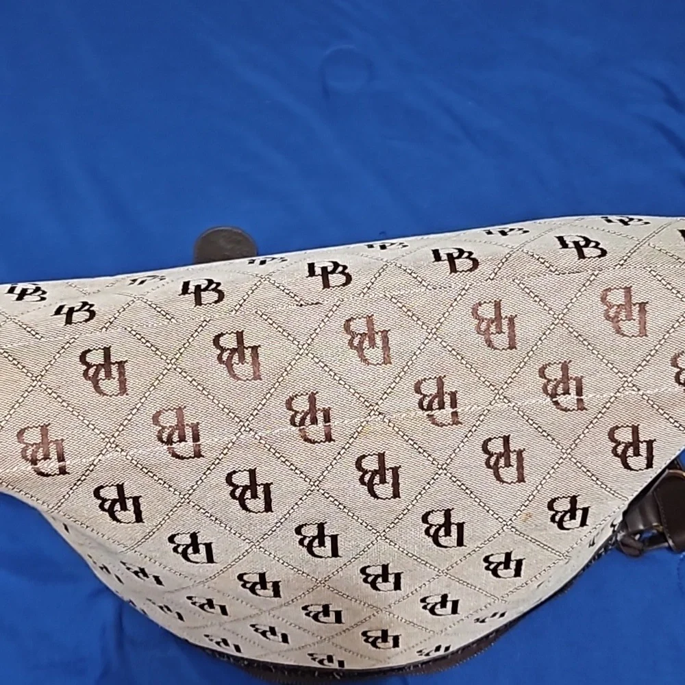 Purse - Picture 7 of 9